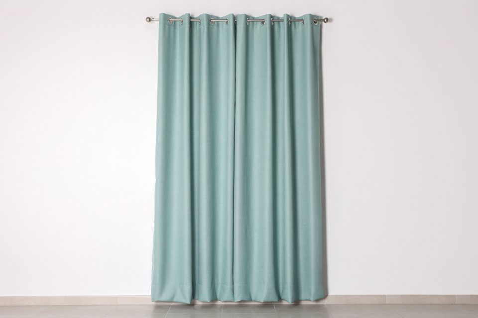 CORTINA CON OLLAOS CÓNDOR VERDE AGUA